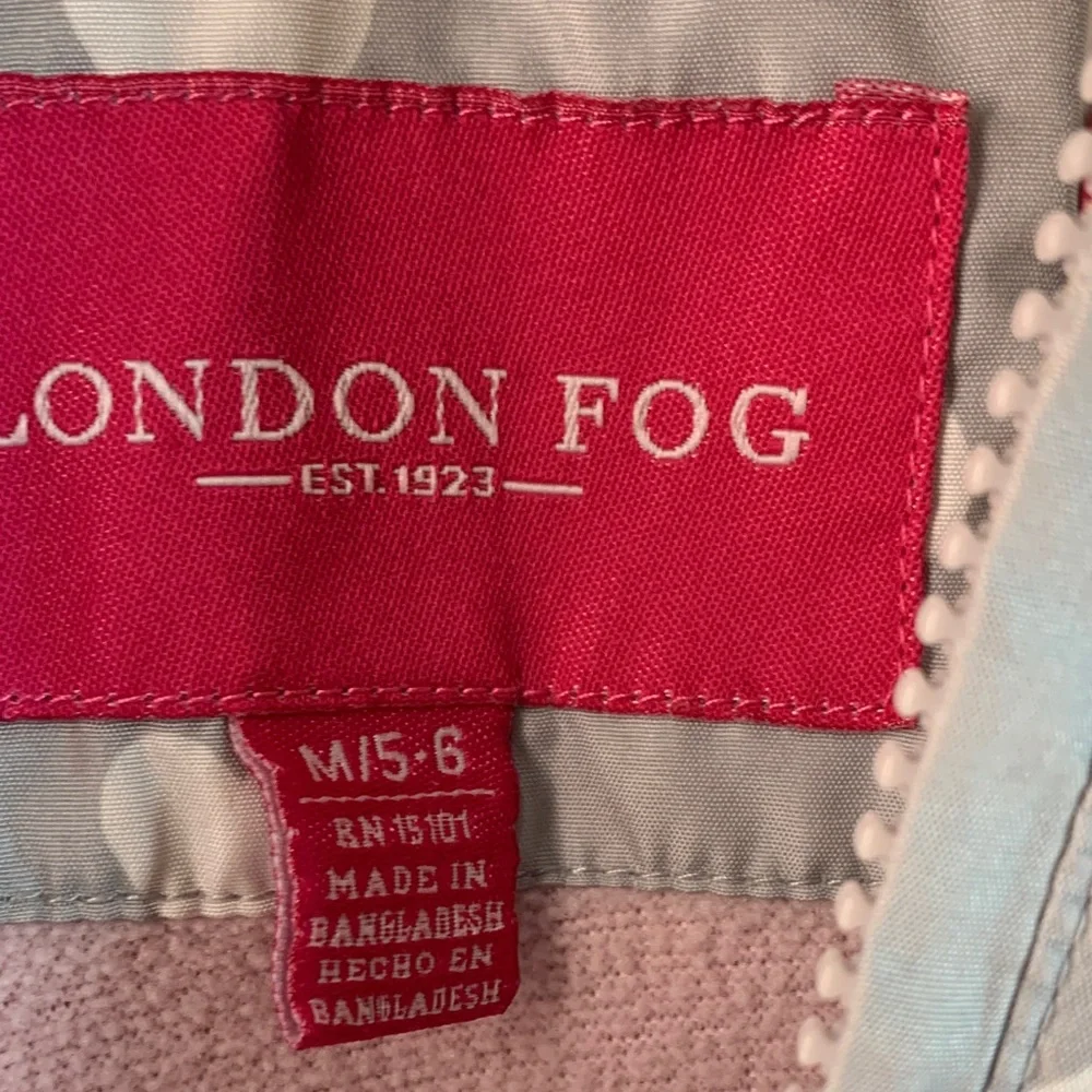 London Fog Gray Heart Pattern LOVE Embroidered Girls Raincoat 5-6 M Fall Travel